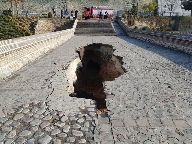 ریزش یک پل تاریخی در کرج/میزان خسارت هنوز مشخص نیست