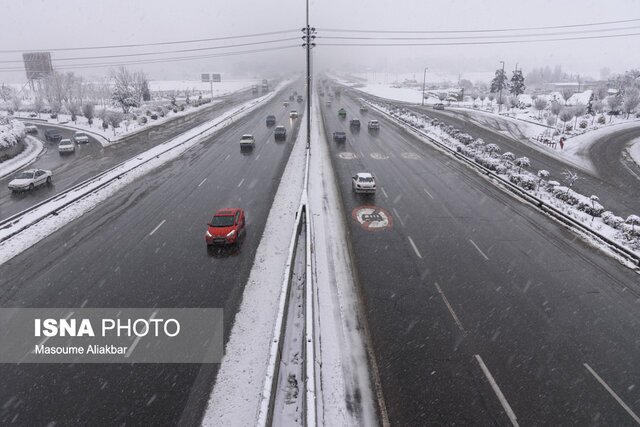 بارش برف در محورهای مواصلاتی البرز