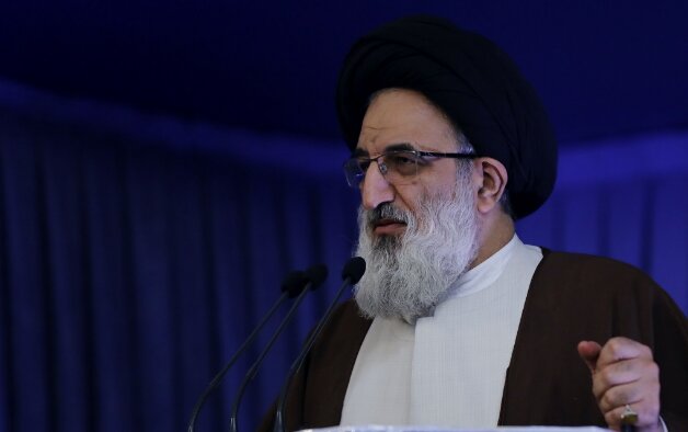 انقلاب اسلامی، انسان را از زندگی حیوانی نجات داد