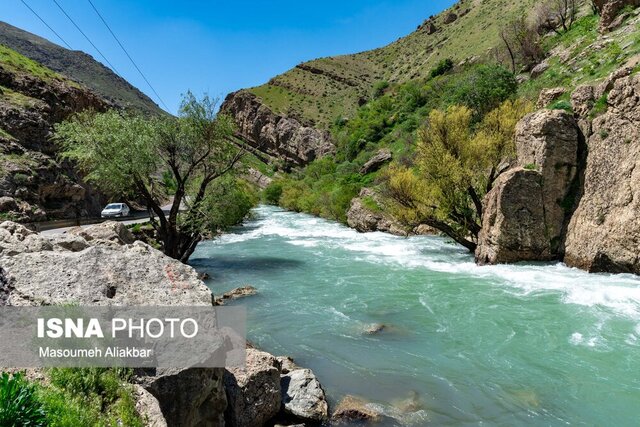 نشت آلودگی نفتی به رودخانه کرج

