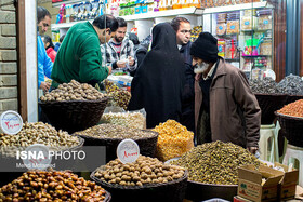 سفره‌های یلدایی خالی از آجیل و شیرینی!