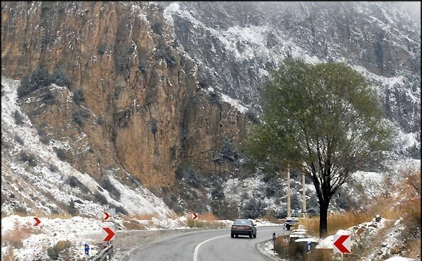 بدون زنجیرچرخ به جاده چالوس بروید گرفتار می‌شوید