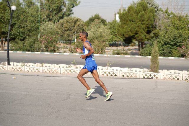 قهرمان دو نیمه ماراتن کشور: نگهبان ساختمان هستم