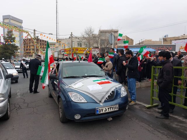 راهپیمایی دهه فجر در البرز به صورت خودرویی برگزار شد