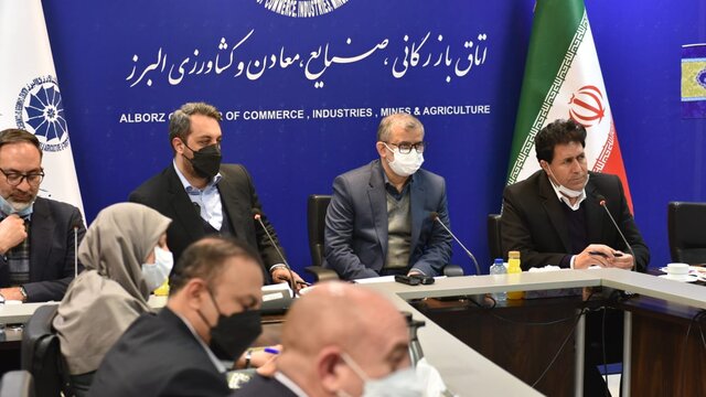 حل مسائل و موانع فعالان اقتصادی را با اهتمام ویژه استانی و ملی دنبال می‌کنیم