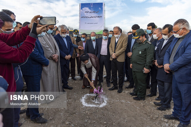 دانشگاه باید در جهت کاهش آسیبهای اجتماعی حرکت کند