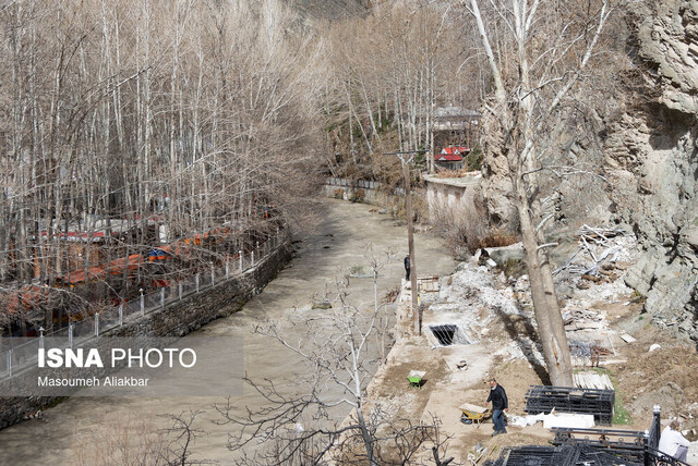 عکس تزیینی است تخریب سازههای حاشیه رودخانه چله گاه متعلق به نهادهای دولتی با دستور قضایی