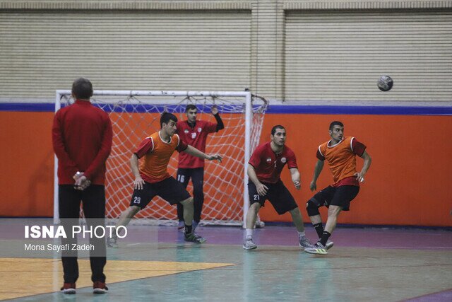 از طرح‌های استعدادیابی هندبال عقب ماندیم