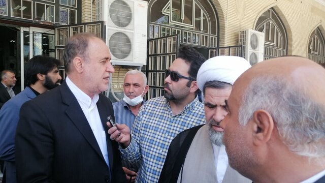 افزایش حقوق ۱۰ تا ۲۰ درصدی مشکل کارمندان را حل نمیکند