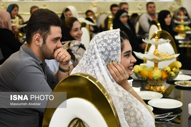 عکس تزئینی ست دختران سمنانی دیرتر ازدواج میکنند و دیرتر مادر میشوند