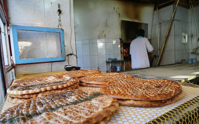 نانوایان اردبیلی خواستار افزایش قیمت نان هستند
نانوایان اردبیلی خواستار افزایش قیمت نان هستند