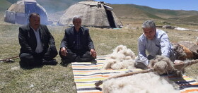 احیای نمدمالی سنتی مشگین شهر بعد از نیم قرن فراموشی