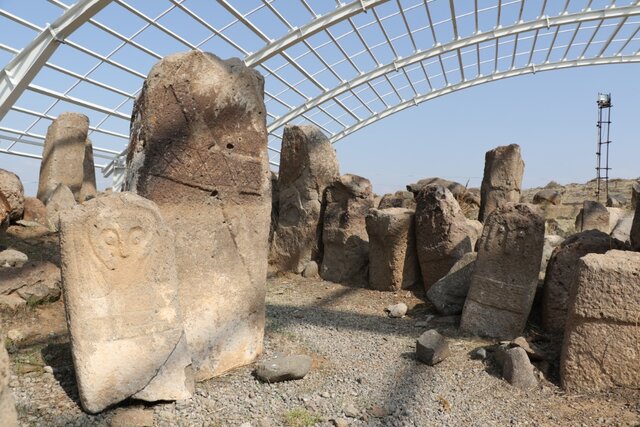 آثار باستانی که ایستاده پیام تاریخ اردبیل را منتقل می‌کنند