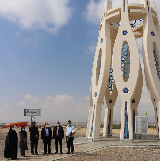 تجدید بیعت کارکنان جهاد دانشگاهی اردبیل با شهدا

