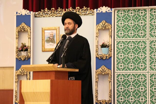 وحدت امت اسلامی در نماز تجلی عینی دارد