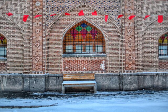 نمایی از بقعه شیخ صفی اردبیل زیبا و برفی