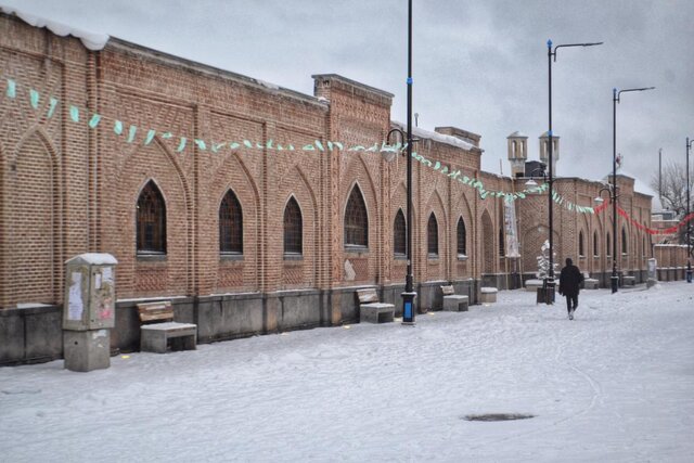 نمایی از بقعه شیخ صفی اردبیل زیبا و برفی