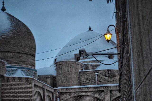 نمایی از بقعه شیخ صفی اردبیل زیبا و برفی