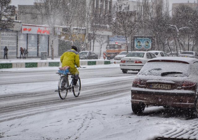 نمایی از بقعه شیخ صفی اردبیل زیبا و برفی