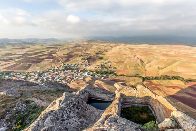 ۶ محوطه باستانی شهرستان نیر در کمیته ثبت آثار استان بررسی شد