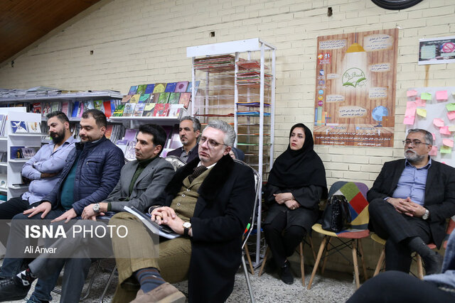 رونمایی، نقد و بررسی کتاب «ناچاریم بازی کنیم»