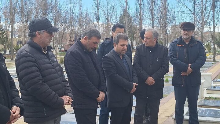 هنرمند واقعی نباید به اتفاقات کشور خود بی‌تفاوت باشد