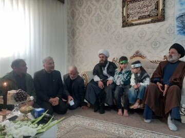 خانواده شهدا، سرمایه‌های معنوی و تجلی صبر و ایثار در دوران معاصر هستند