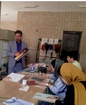 آموزش صنایع‌ دستی زمینه‌ساز اشتغال و حفظ هنرهای بومی است