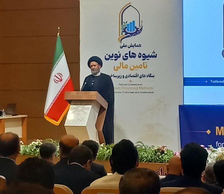 امام جمعه اردبیل: توزیع عادلانه منابع بانکی برای توسعه متوازن استان ضروری است