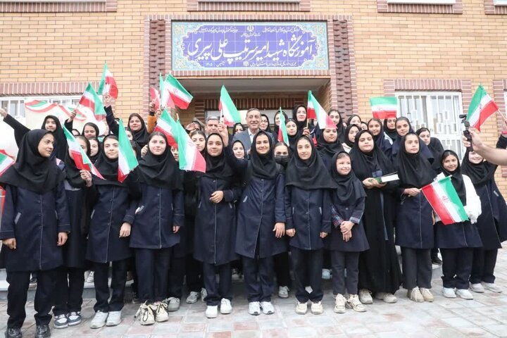 افتتاح نخستین مدرسه مجهز به نیروگاه خورشیدی ۵ کیلوواتی در اردبیل