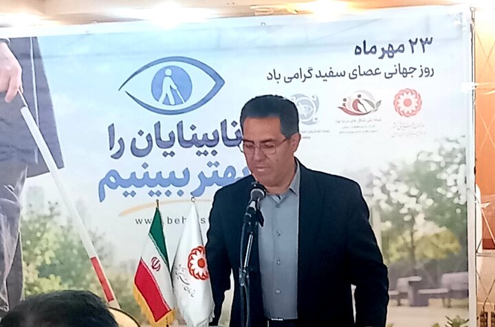 فرماندار اردبیل: موانع اجتماعی بیش از نابینایی، افراد دارای آسیب بینایی را محدود می‌کند