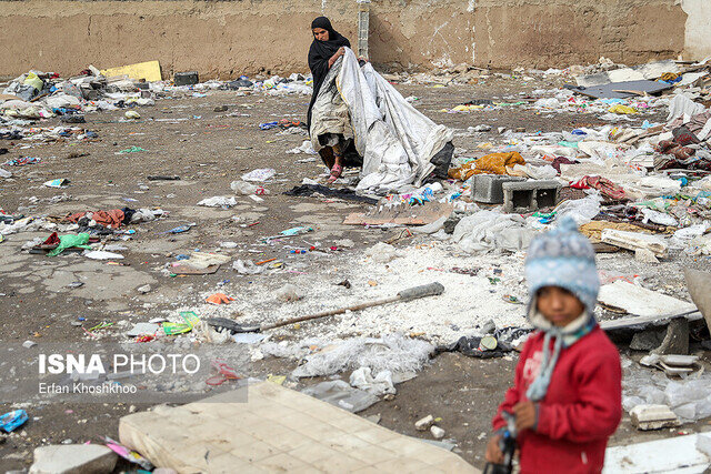 مردم، دلسوزی‌های بی مورد درباره متکدیان و زباله گردها را کنار بگذارند 