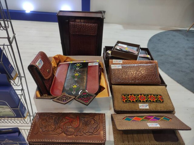 نمایش محصولات پیشرانان خراسان جنوبی در نمایشگاه توانمندیهای جهاددانشگاهی