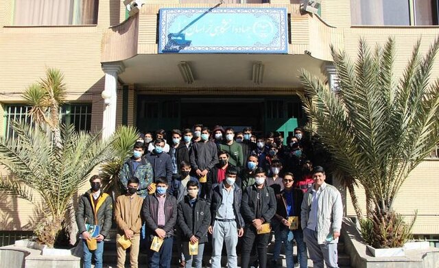 ۴۰ دانشآموز بیرجندی با فعالیتهای جهاددانشگاهی خراسان جنوبی آشنا شدند