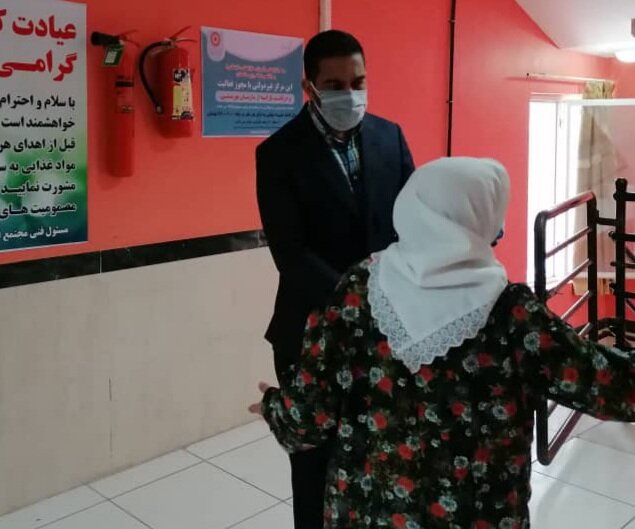 باطن و ظاهرشان یکی است... ریا ندارد، هر چه هست همین است باطن و ظاهرشان یکی است... ریا ندارد، هر چه هست همین است