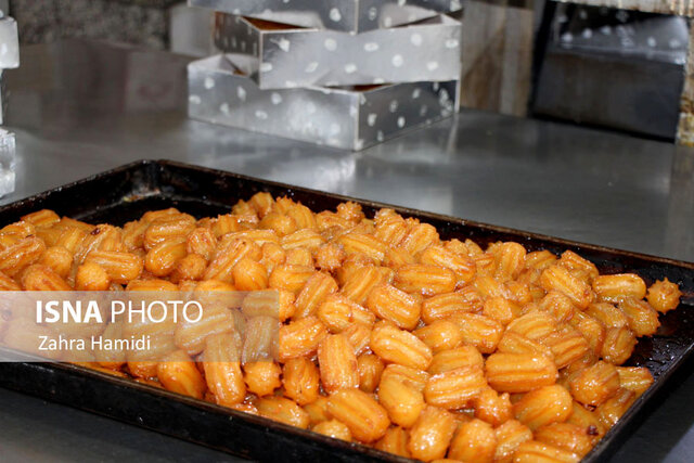 پخت شیرینیهای رمضانی ـ بیرجند