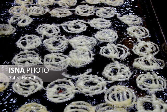 پخت شیرینیهای رمضانی ـ بیرجند