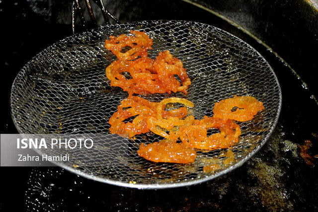 پخت شیرینیهای رمضانی ـ بیرجند