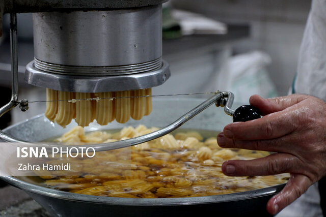 پخت شیرینیهای رمضانی ـ بیرجند