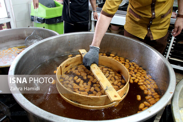 پخت شیرینیهای رمضانی ـ بیرجند