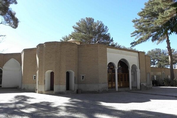 شوکت از باغ تاریخی بیرجند افتاد