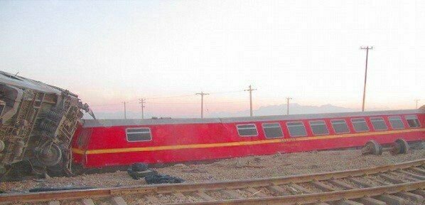 کشته شدن ۱۰ نفر تاکنون در حادثه قطار طبس کشته شدن ۱۰ نفر تاکنون در حادثه قطار طبس