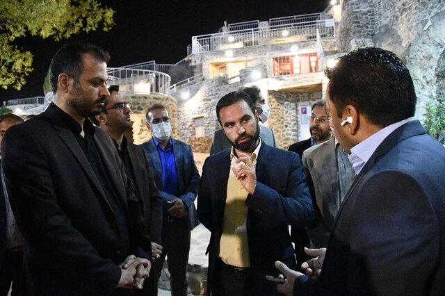 تاکید بر ایجاد جاذبه‌های مختلف گردشگری