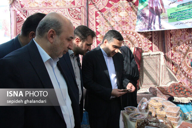 نمایشگاه تولیدات روستایی و عشایری ـ زیرکوه