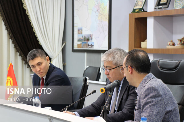 نشست سفیر قرقیزستان با مدیران اقتصادی خراسان جنوبی 
