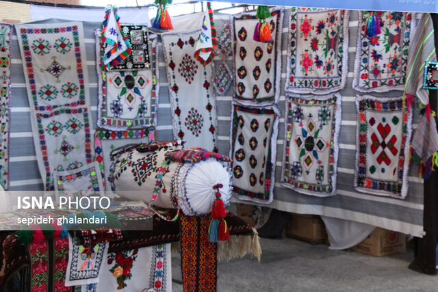 هفت رنگ صنایع دستی اقوام در نمایشگاه بیرجند