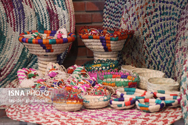 هفت رنگ صنایع دستی اقوام در نمایشگاه بیرجند