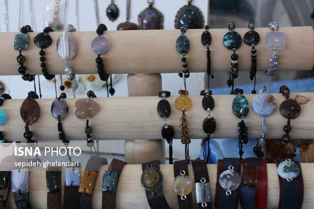 هفت رنگ صنایع دستی اقوام در نمایشگاه بیرجند