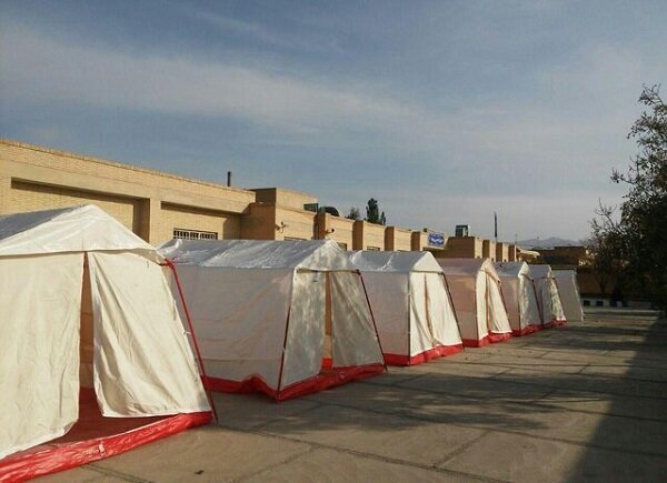 ۴۵ چادر برای اسکان زلزله زدگان روستاهای بشرویه برپا شد ۴۵ چادر برای اسکان زلزله زدگان روستاهای بشرویه برپا شد