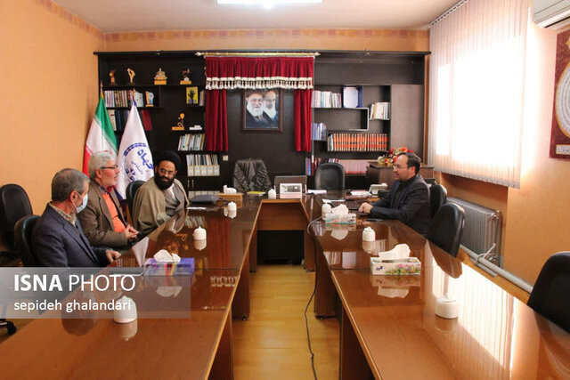 نشست مشترک خیران قاینی با سرپرست جهاددانشگاهی خراسان جنوبی 